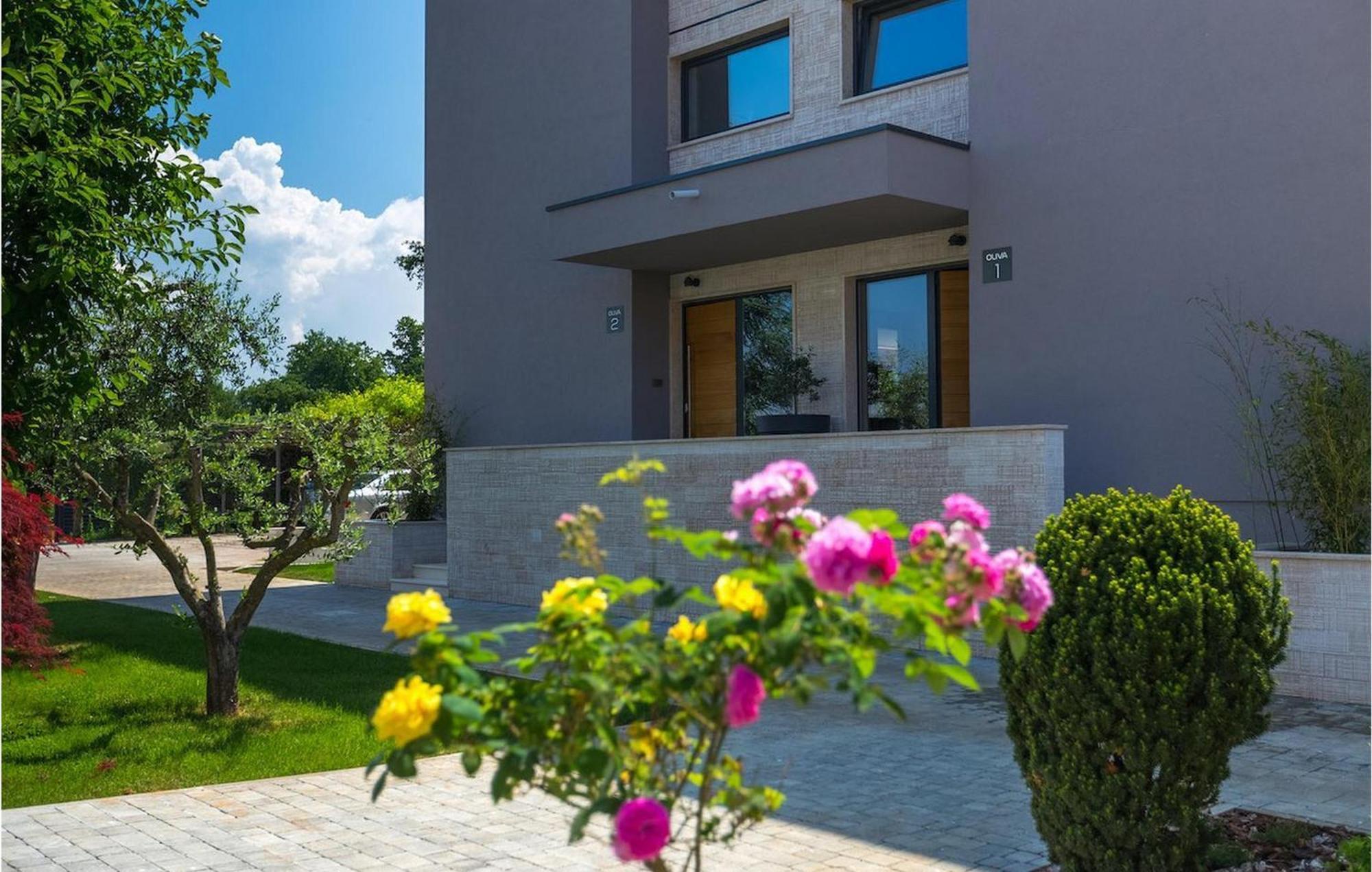 Holiday home Oliva 1 *